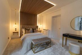 The West End Retreat - Luxurious Apartment - Prime Location